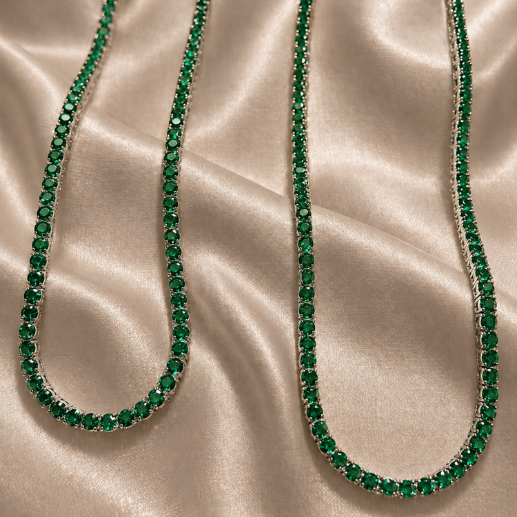 Women’s Emerald Necklaces